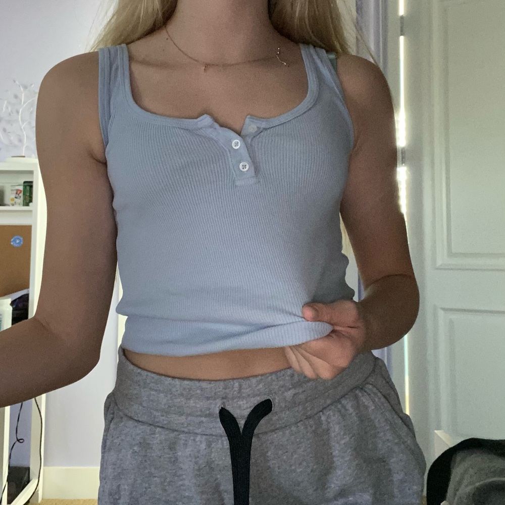 blue tank top